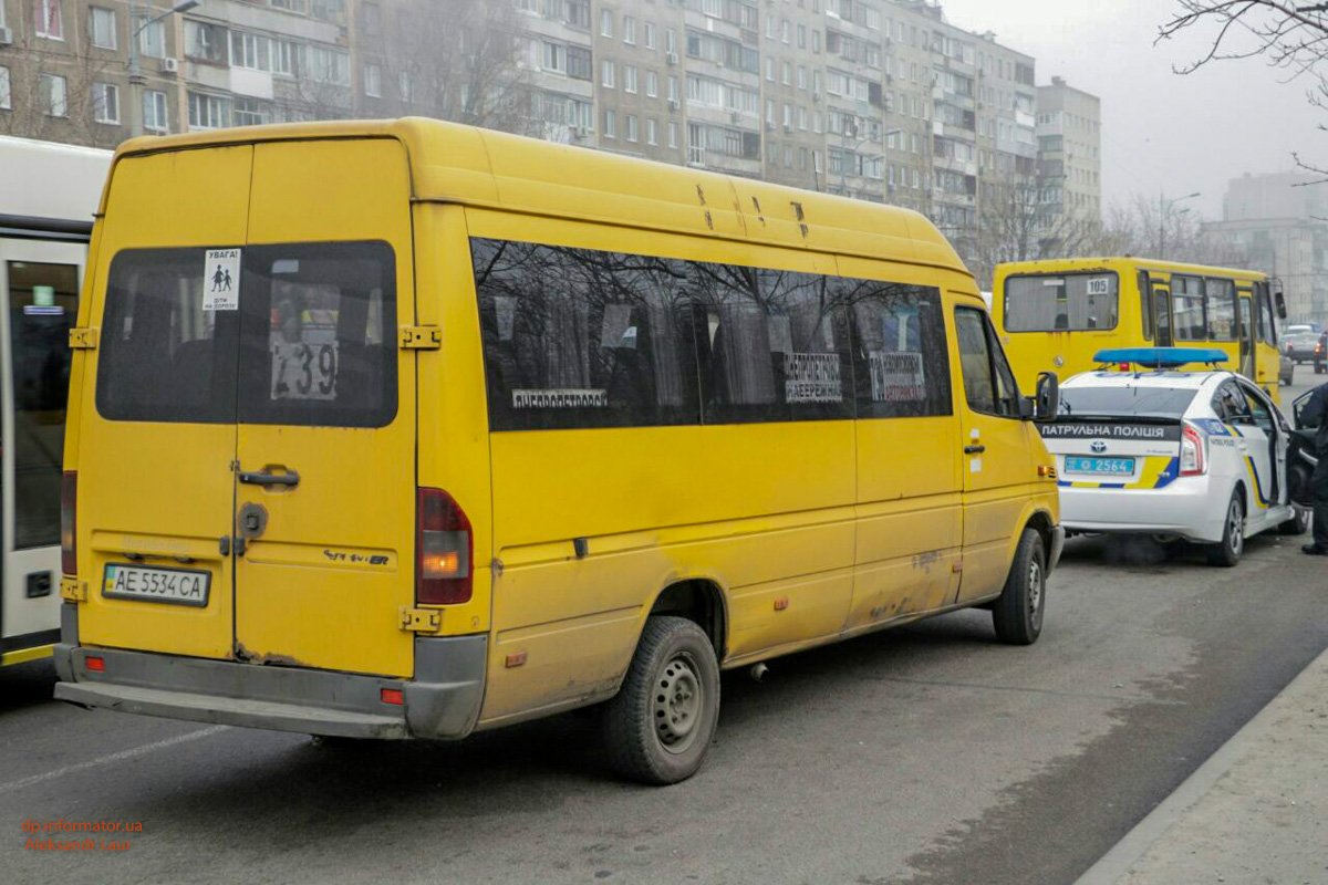 В салоне маршрутки были пассажиры, но никто из них не пострадал