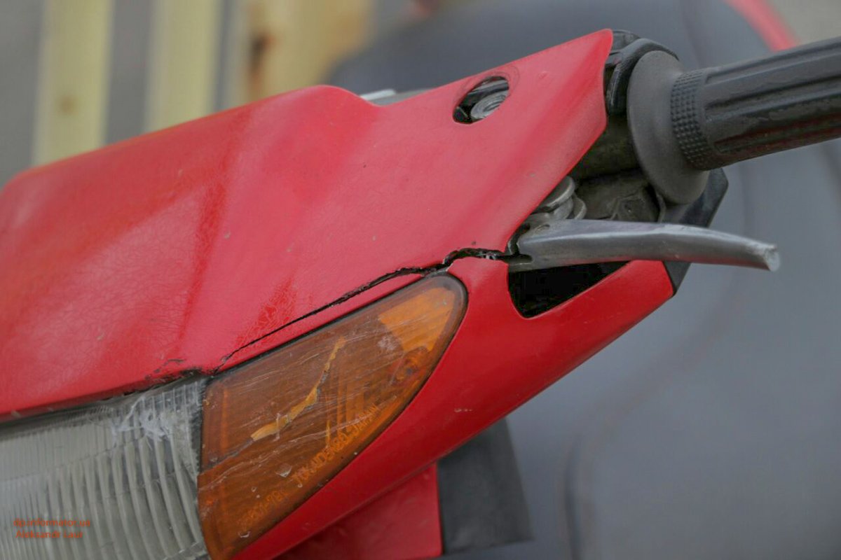 С места аварии 26-летнего мужчину с переломом ноги забрала скорая