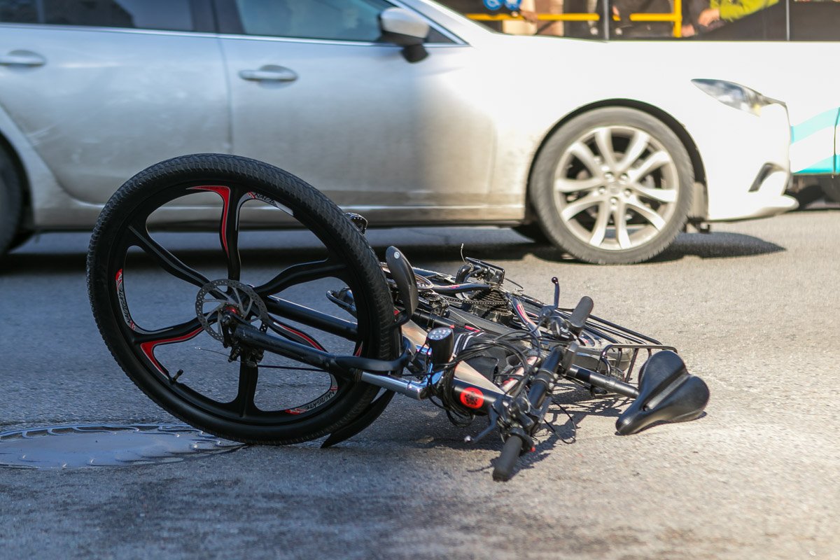 Водитель авто вызвал на место "скорую" и полицию  Водитель авто вызвал на место "скорую" и полицию