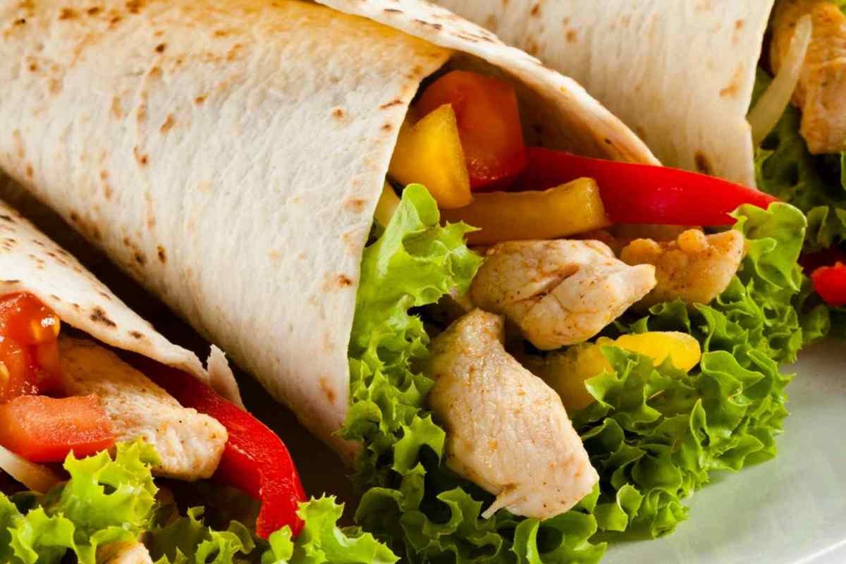 Полезные и вкусные рецепты: как приготовить буррито с курицей 1
