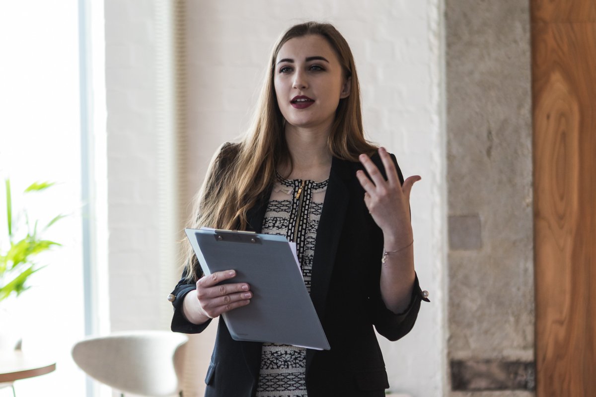 Специалист по продвижению и контенту бренда 925 Silver Jewellery Вероника Плотникова