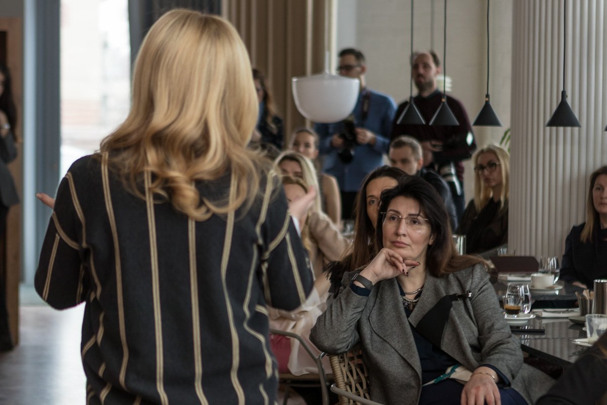 Во время бизнес-завтрака бизнесмены делились опытом эффективной благотворительности 