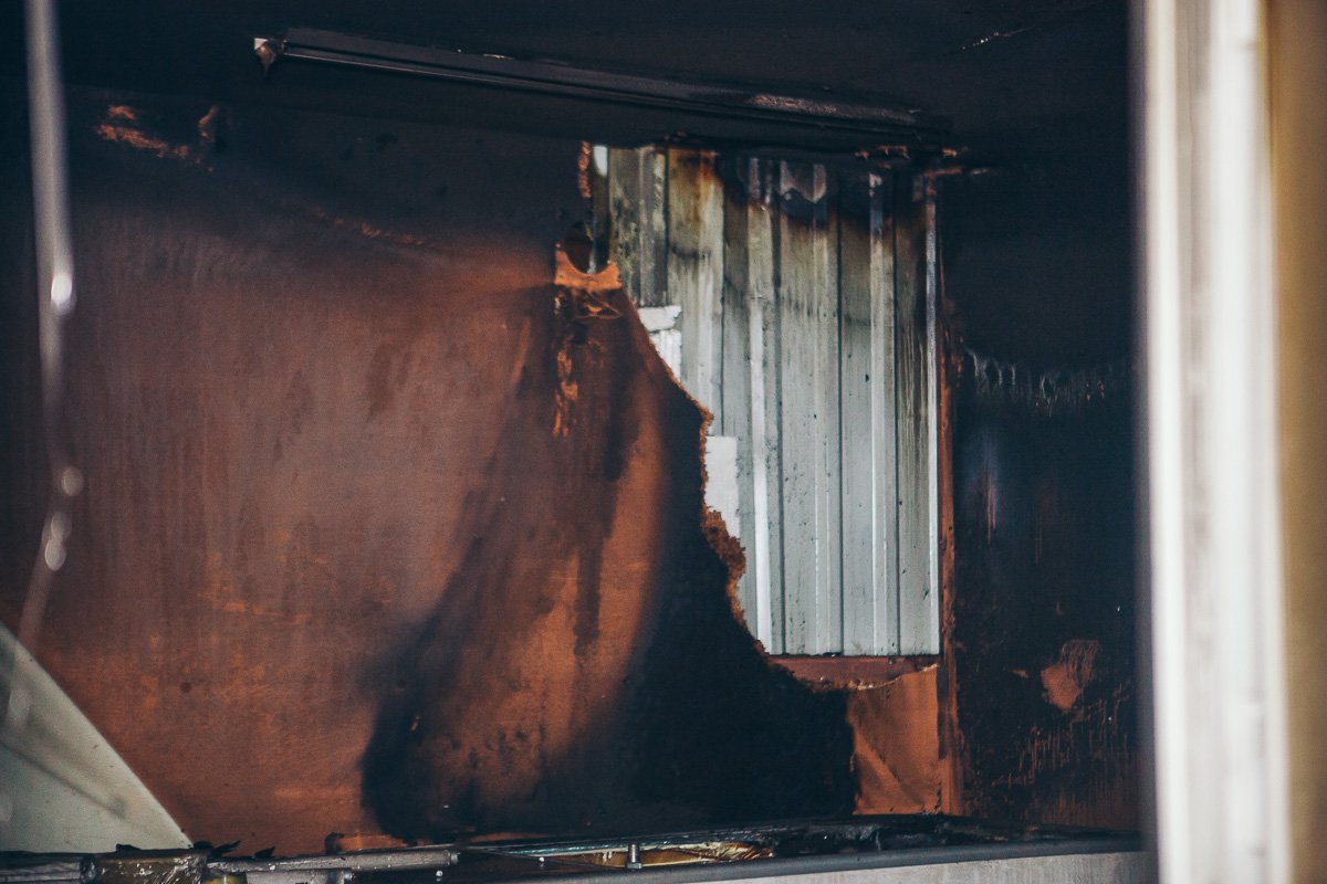 В киоске сгорела обшивка