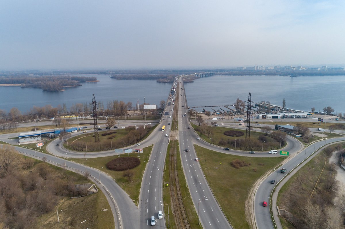 Люди опоздали на работу Люди опоздали на работу