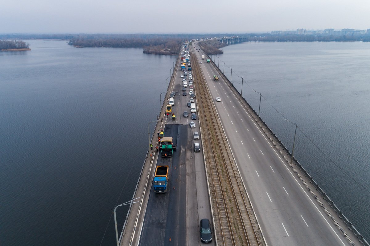 В сторону правого берега проезд затруднен В сторону правого берега проезд затруднен