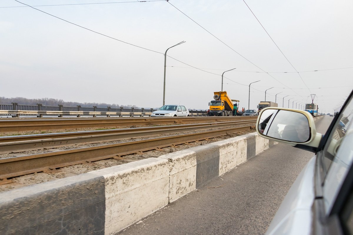 Пробка на Кайдакском мосту из-за ремонтных работ Пробка на Кайдакском мосту из-за ремонтных работ