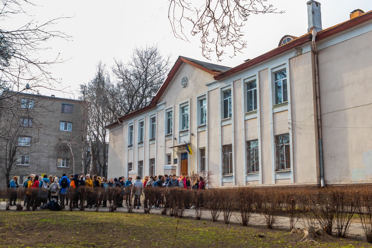 Учебное заведение находится на улице Солидарности, 4 Учебное заведение находится на улице Солидарности, 4