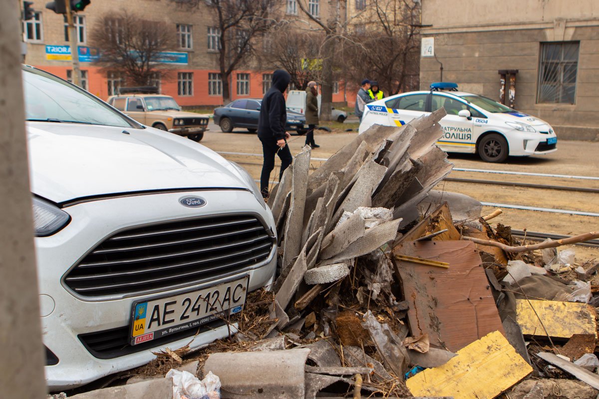 На место происшествия приехал экипаж патрульной полиции