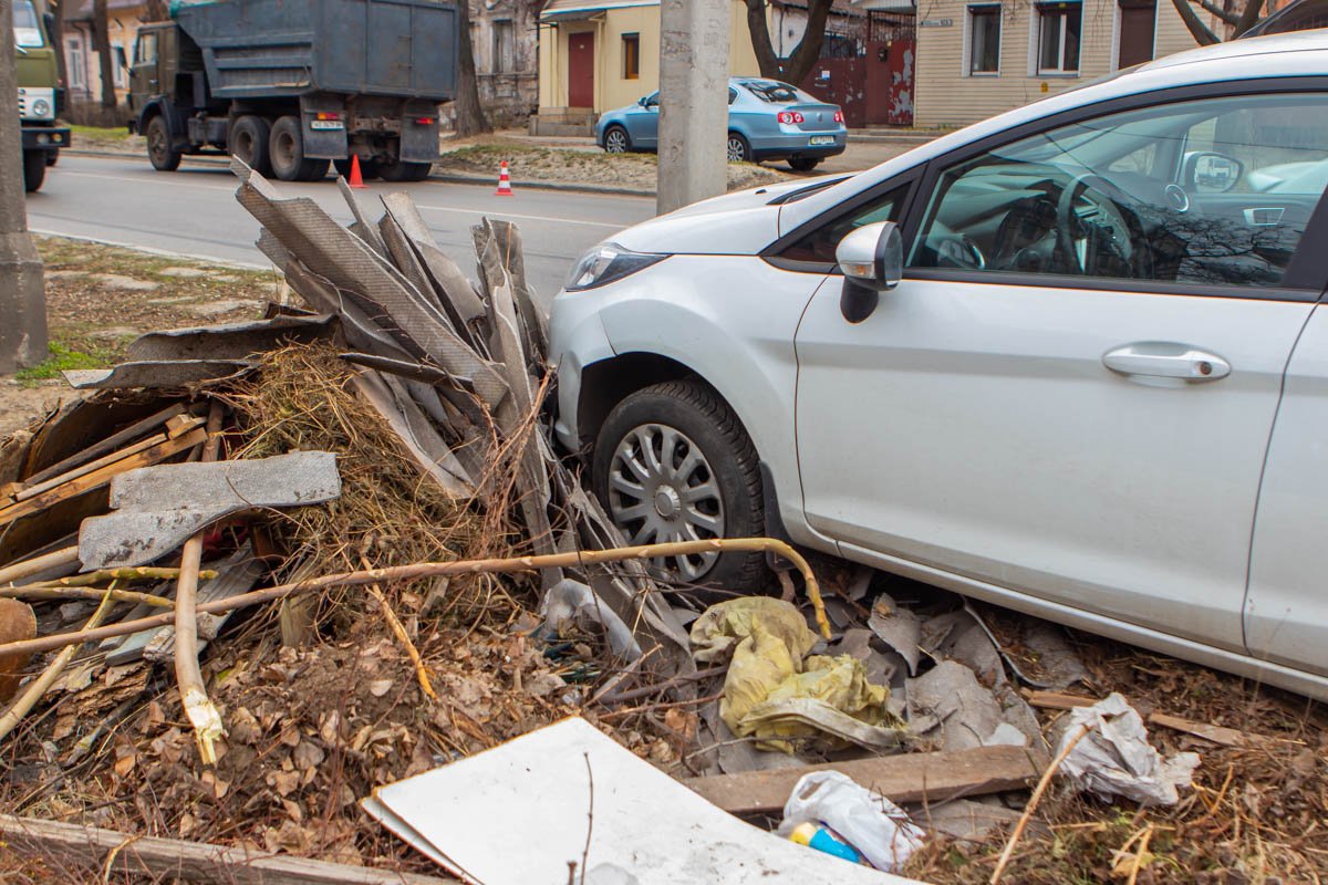 Оба водителя утверждают, что ехали на зеленый сигнал светофора 