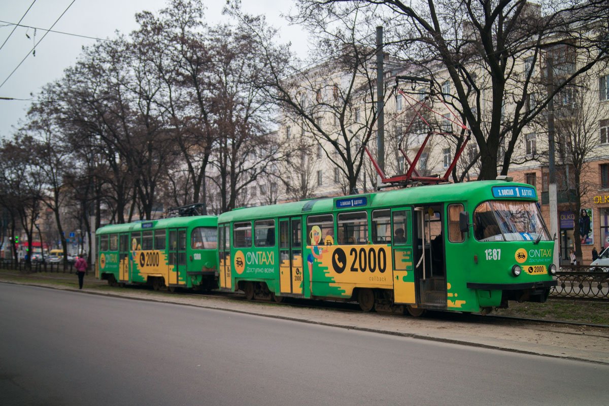 Трамваи будут объезжать место ДТП через площадь Старомостовую