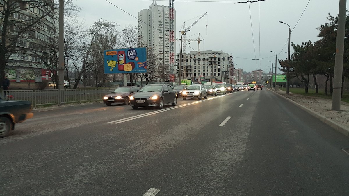 В сторону Южного моста образовалась пробка В сторону Южного моста образовалась пробка