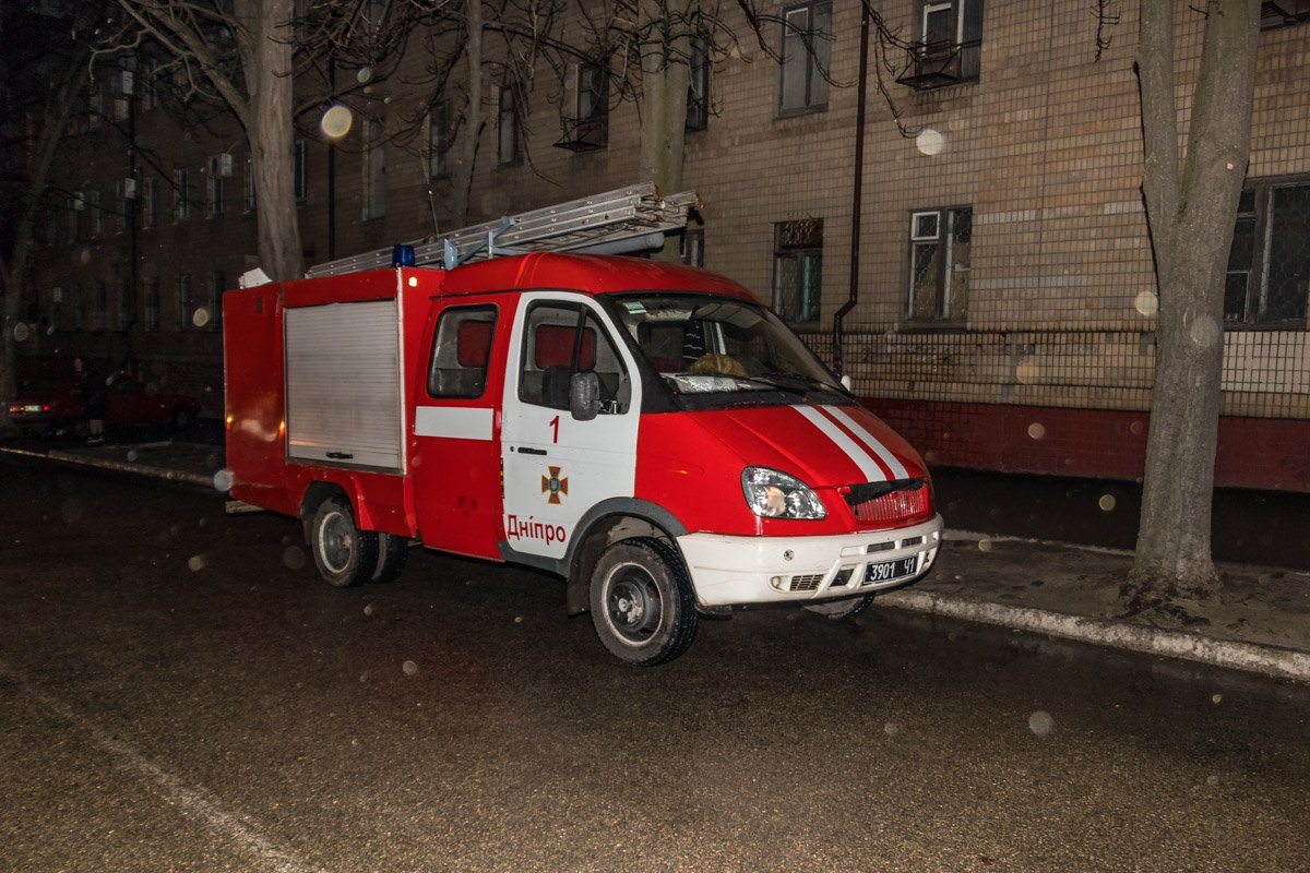 На месте работают спасатели  На месте работают спасатели