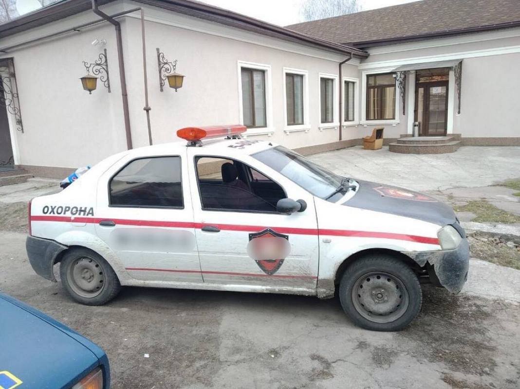 На служебном автомобиле На служебном автомобиле