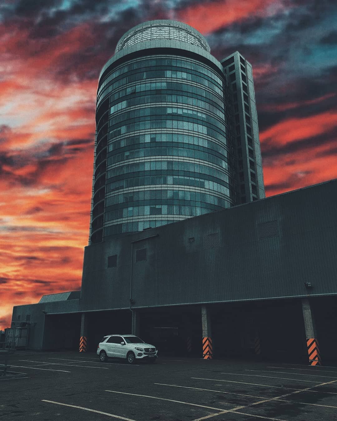 Закат, от которого невозможно отвести глаз. Фото: dimaskin007