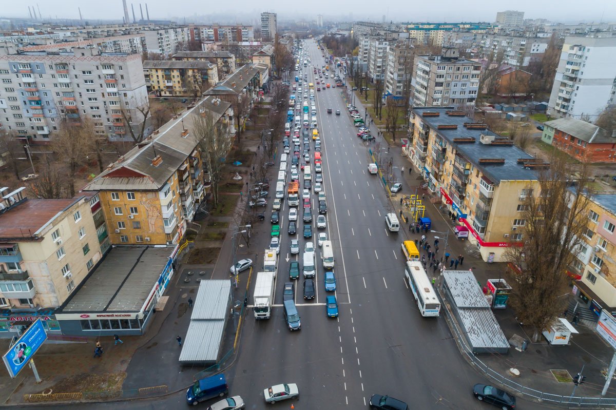 Образовалась большая пробка 