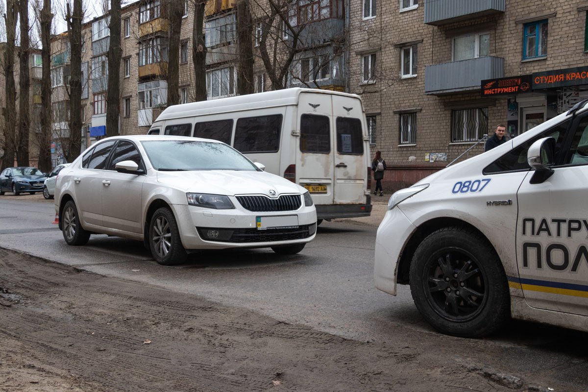 В Днепре на улице 20-летия Победы автомобиль Skoda сбил 8-летнего мальчика