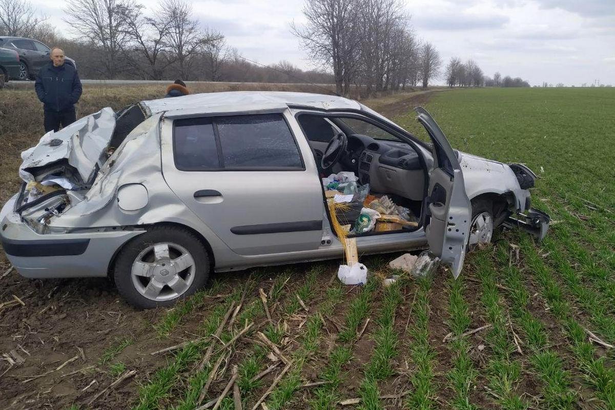 В салоне Renault был 8-летний ребенок В салоне Renault был 8-летний ребенок