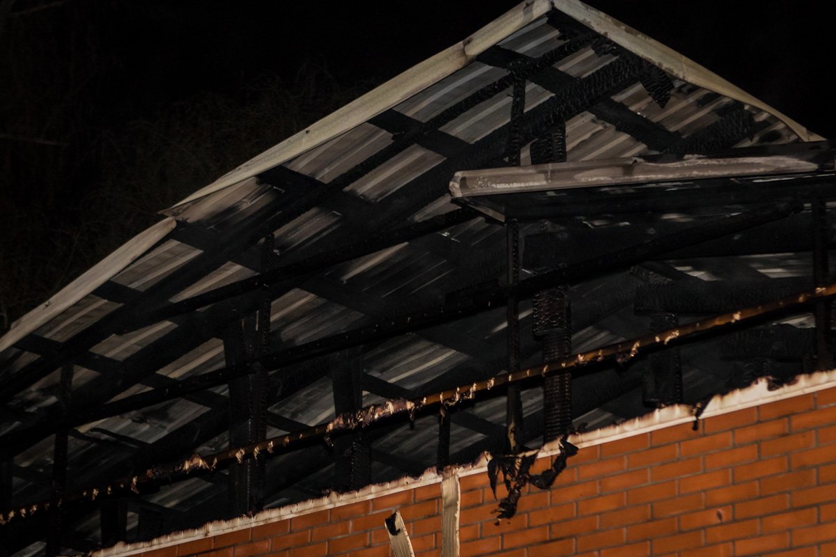 Меньше, чем за полчаса, практически все, что было внутри помещения, выгорело