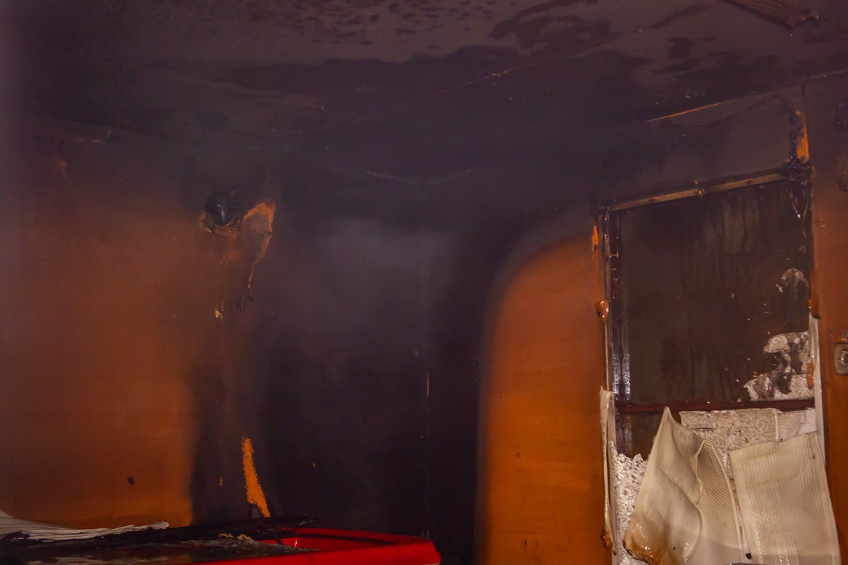 Все, что находилось внутри киосков, выгорело