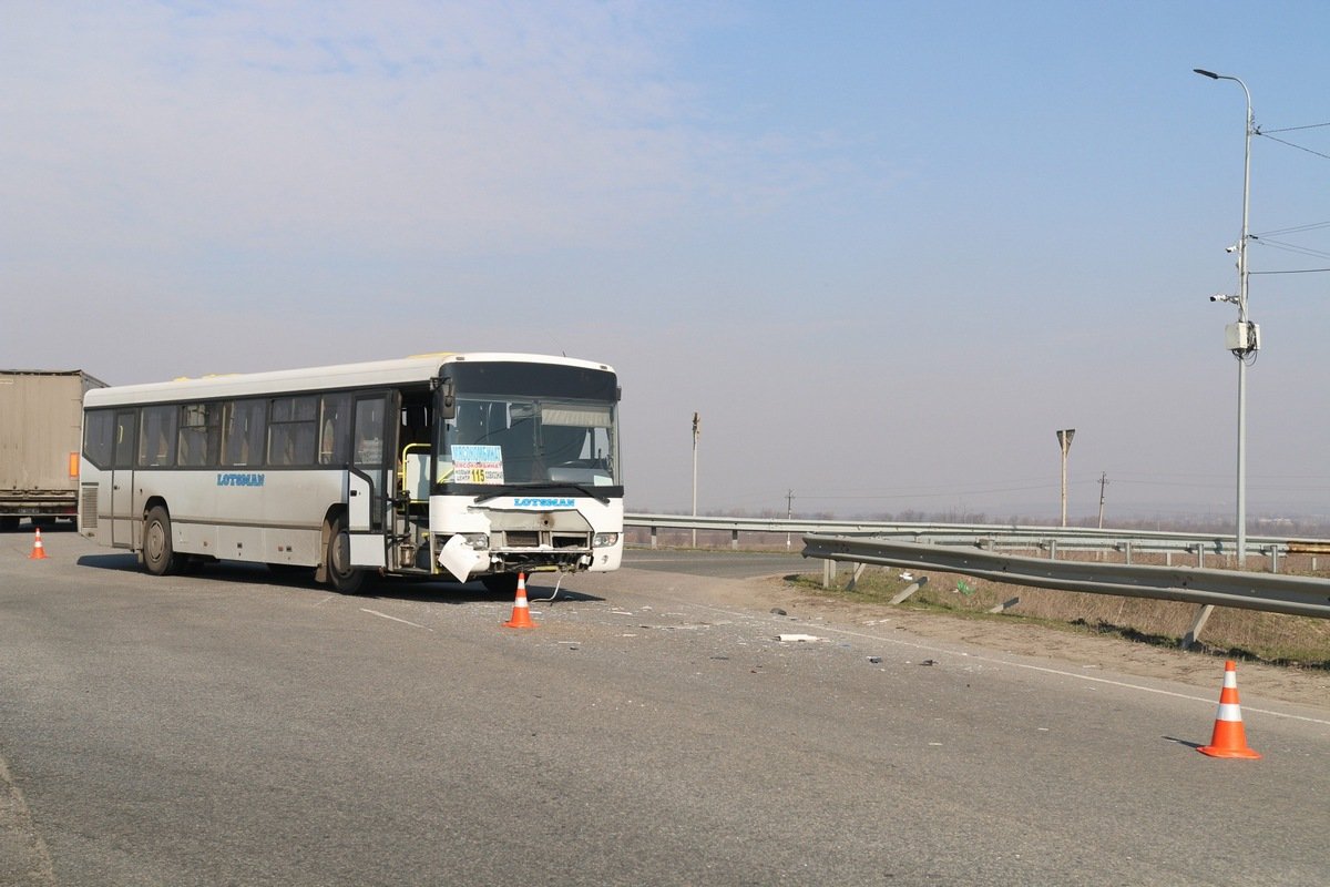 ДТП произошло на перекрестке улиц Почтовая и Сухомлинского