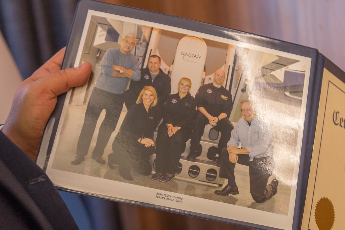 Мэр Днепра Борис Филатов показал и рассказал, что есть в его кабинете 8