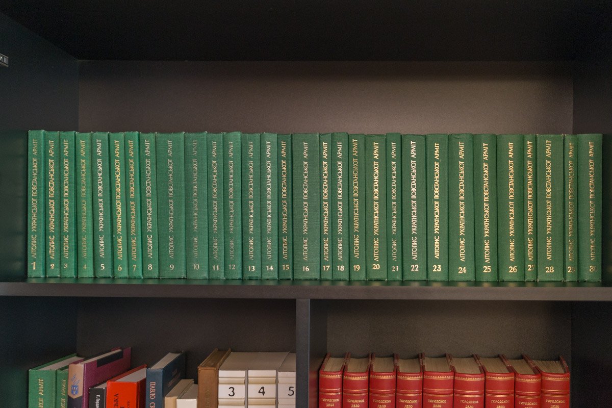 Скоро эти книги передадут в Центральную библиотеку Скоро эти книги передадут в Центральную библиотеку