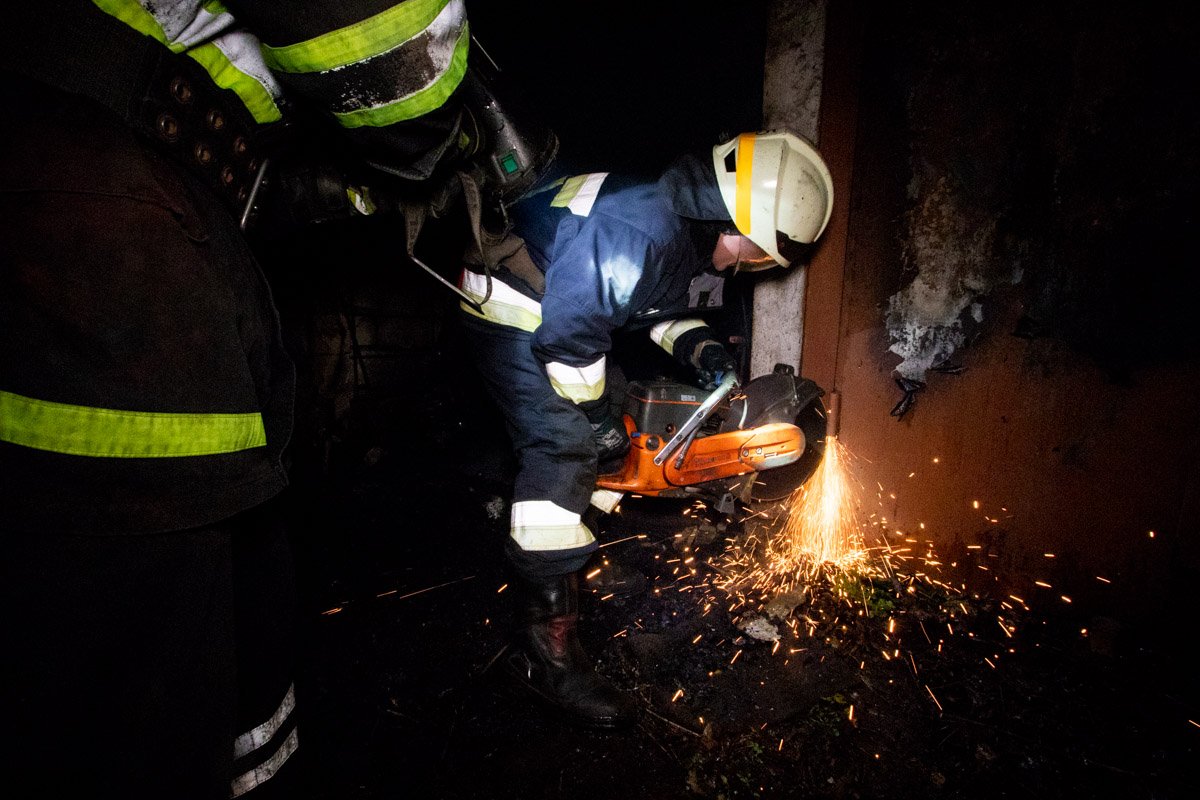 Один из сараев пришлось вскрывать 