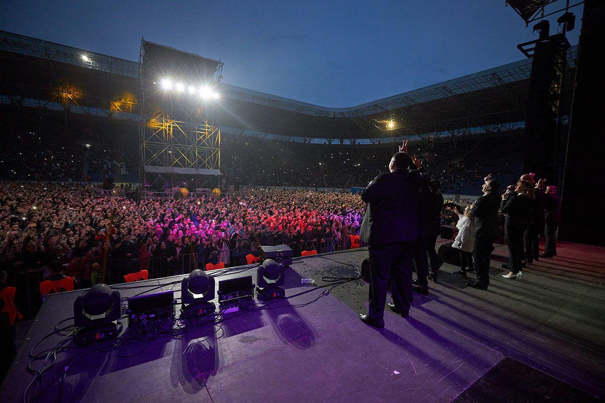 На стадионе царила невероятная атмосфера На стадионе царила невероятная атмосфера