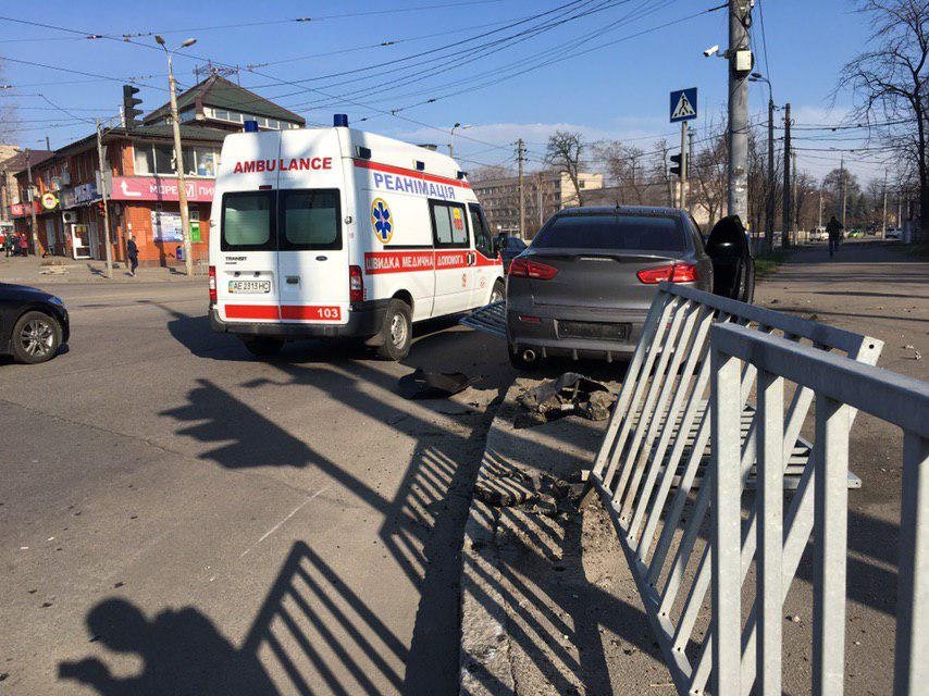 Снес ограждение