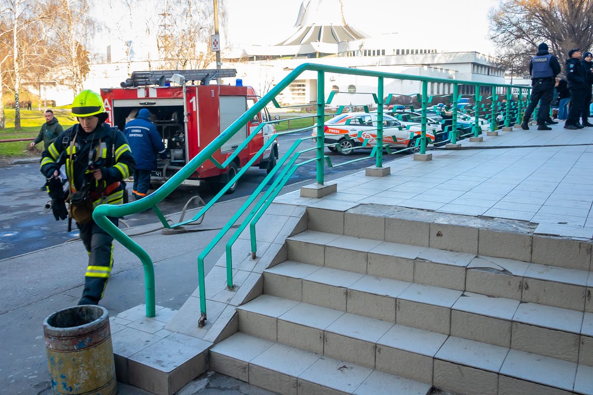 Сообщение о пожаре и задымлении поступило в 7:30