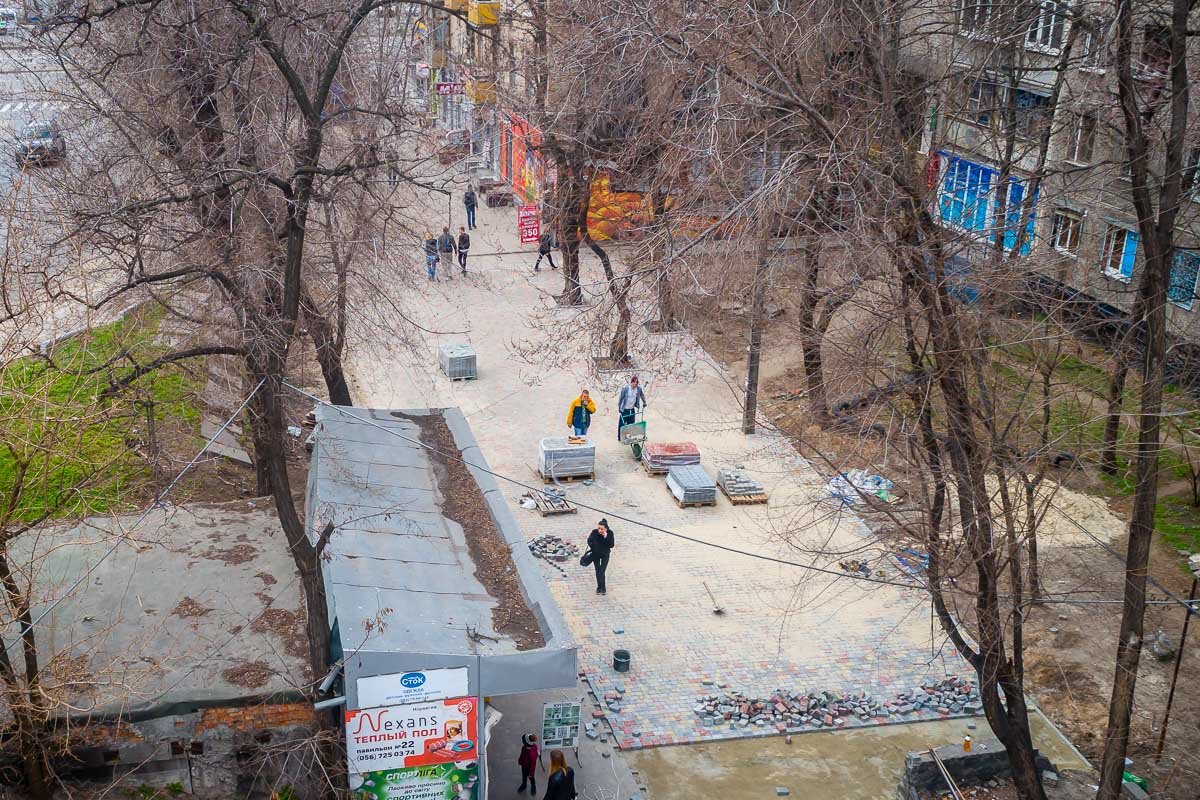 Без рекламы не обошлось