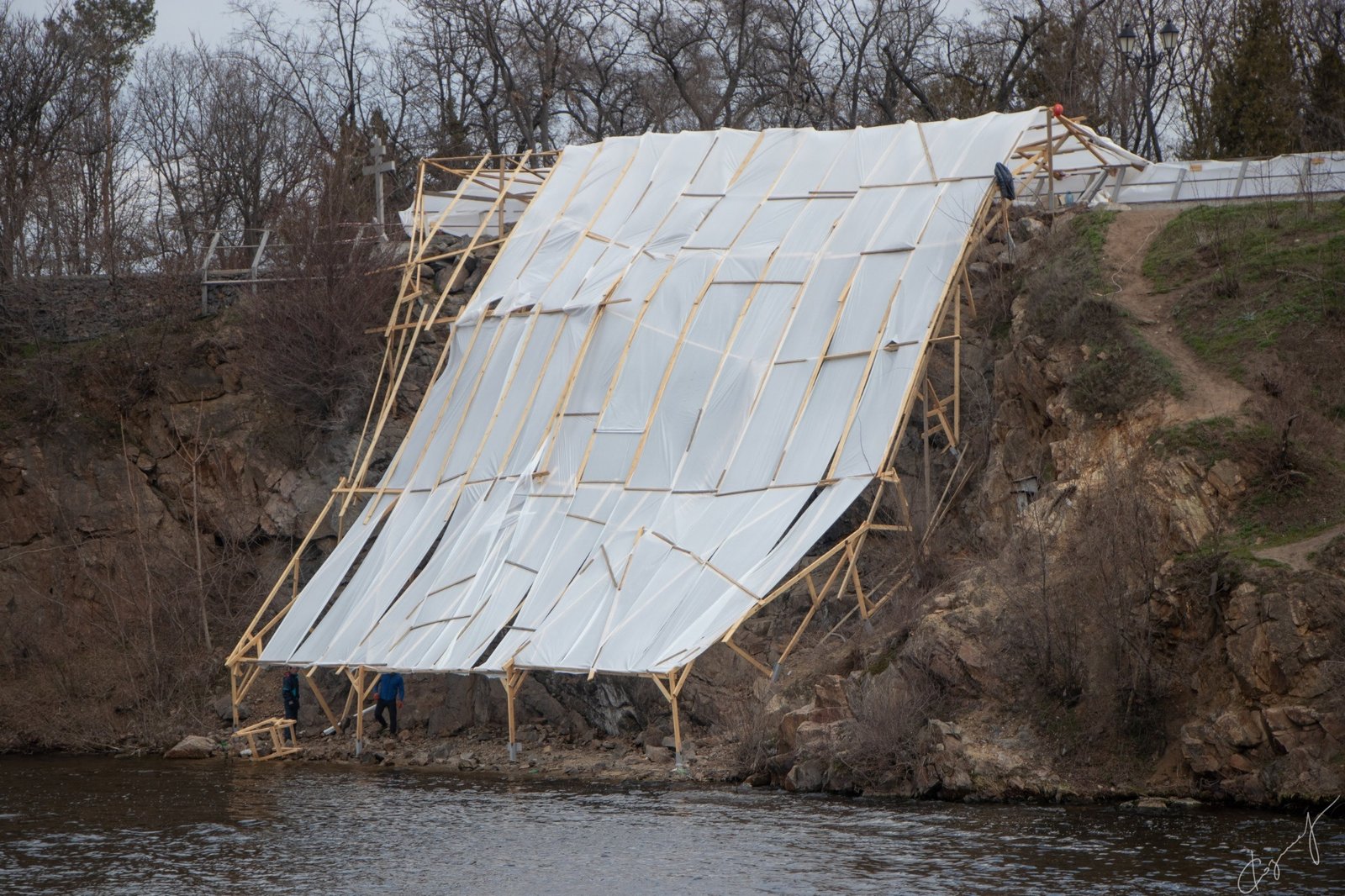 Водопад готовят к летнему сезону Водопад готовят к летнему сезону