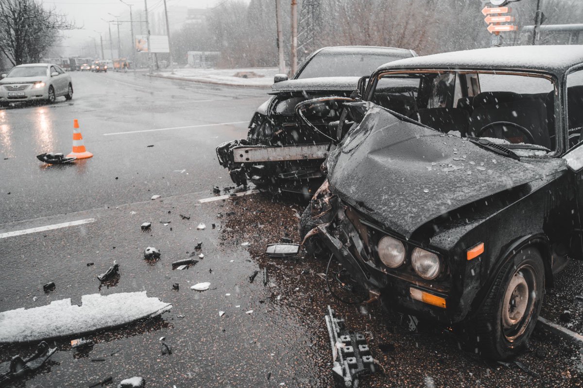 В это время по Запорожскому шоссе ехал ВАЗ В это время по Запорожскому шоссе ехал ВАЗ