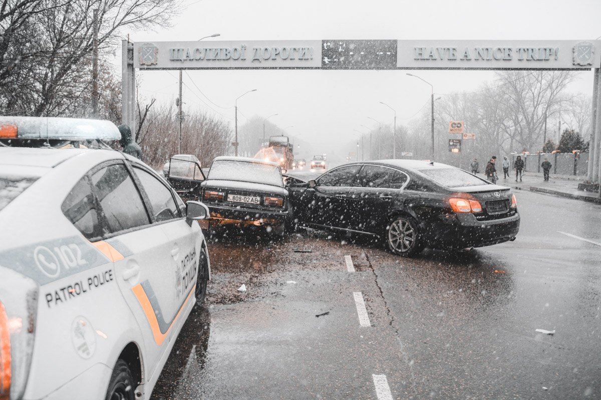 Предварительно, они получили ушибы различной степени тяжести Предварительно, они получили ушибы различной степени тяжести