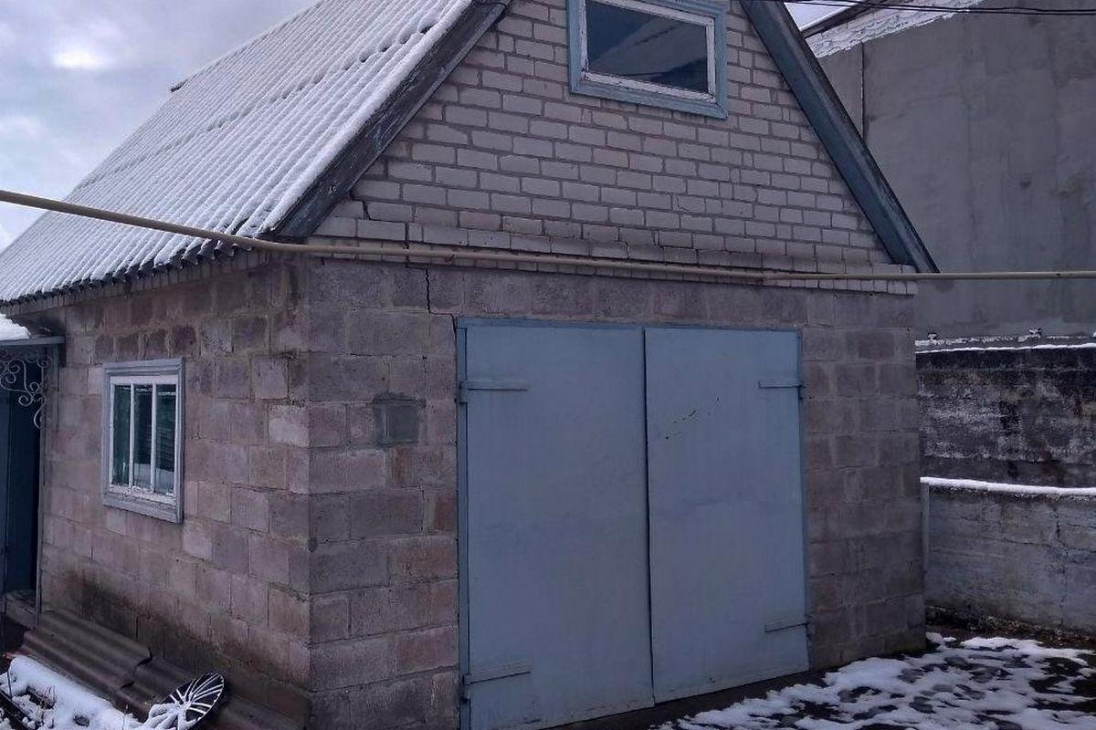 В Днепре мужчина повесился в своем гараже 1