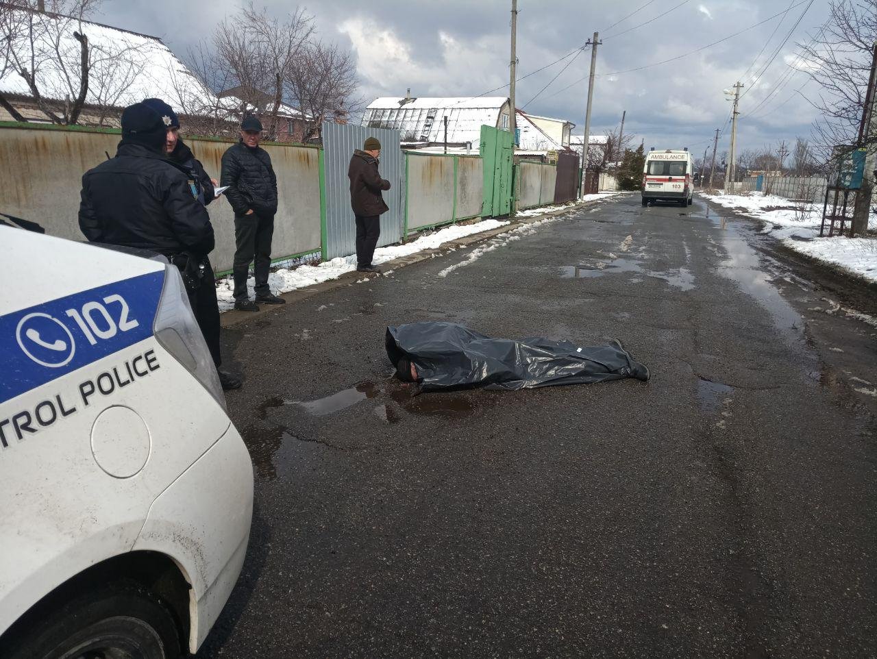 На место вызвали следственно-оперативную группу и судмедэкспертов 