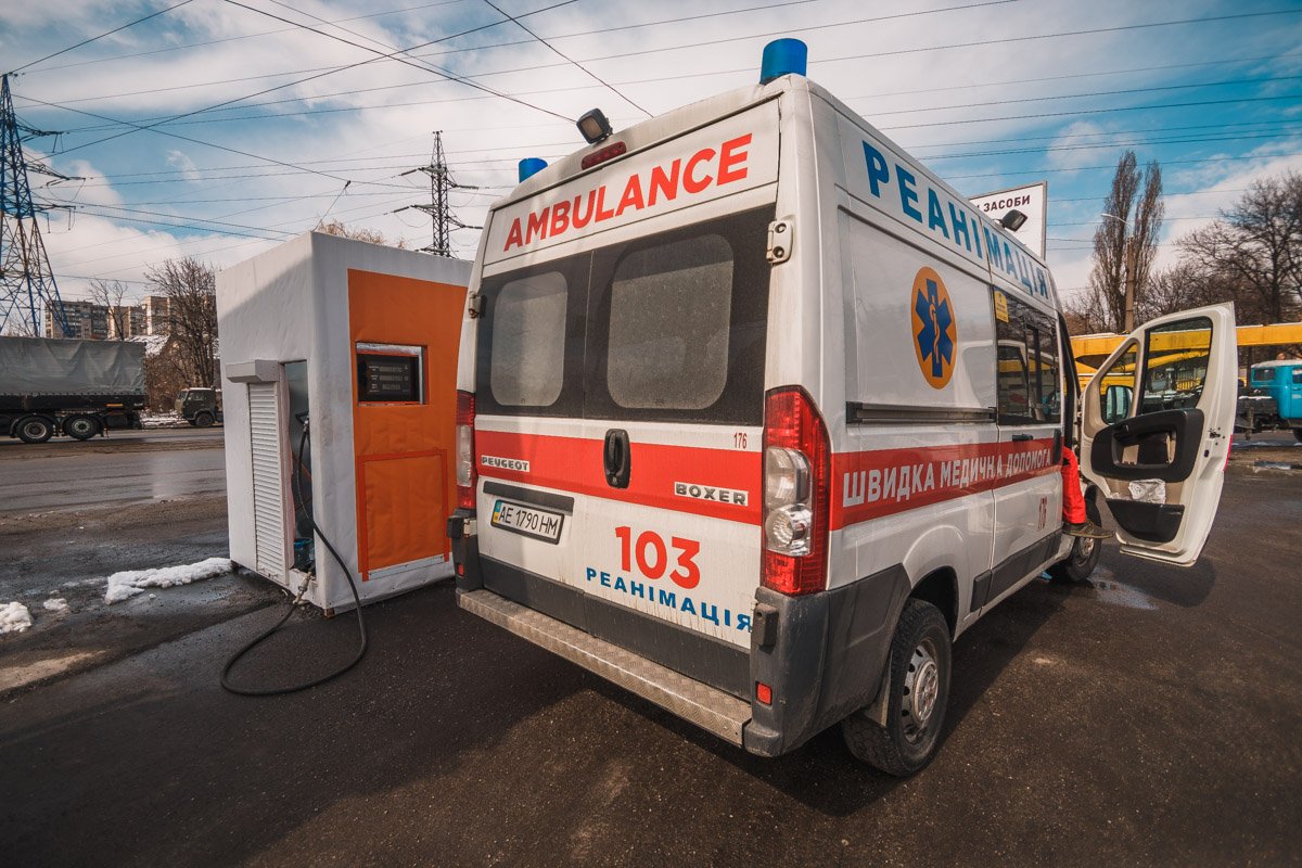 Женщину в беспомощном состоянии забрали в отделение токсикологии 4-й городской больницы Женщину в беспомощном состоянии забрали в отделение токсикологии 4-й городской больницы