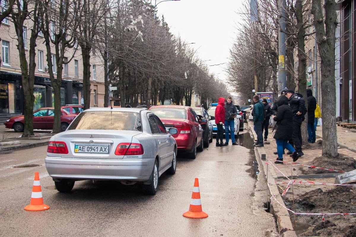 На улице Владимира Вернадского столкнулись два Mitsubishi и Chevrolet На улице Владимира Вернадского столкнулись два Mitsubishi и Chevrolet