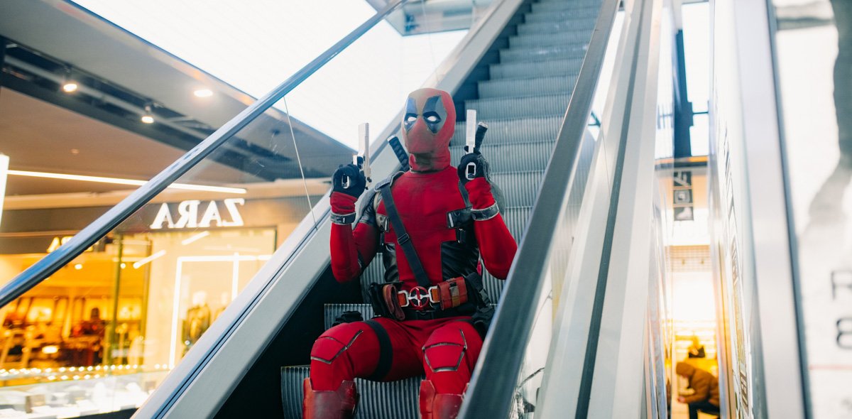 Просто плохой парень, которому платят, чтобы он бил парней похуже