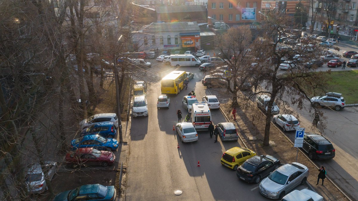 Девушка, находившаяся за рулем иномарки, была трезвой Девушка, находившаяся за рулем иномарки, была трезвой