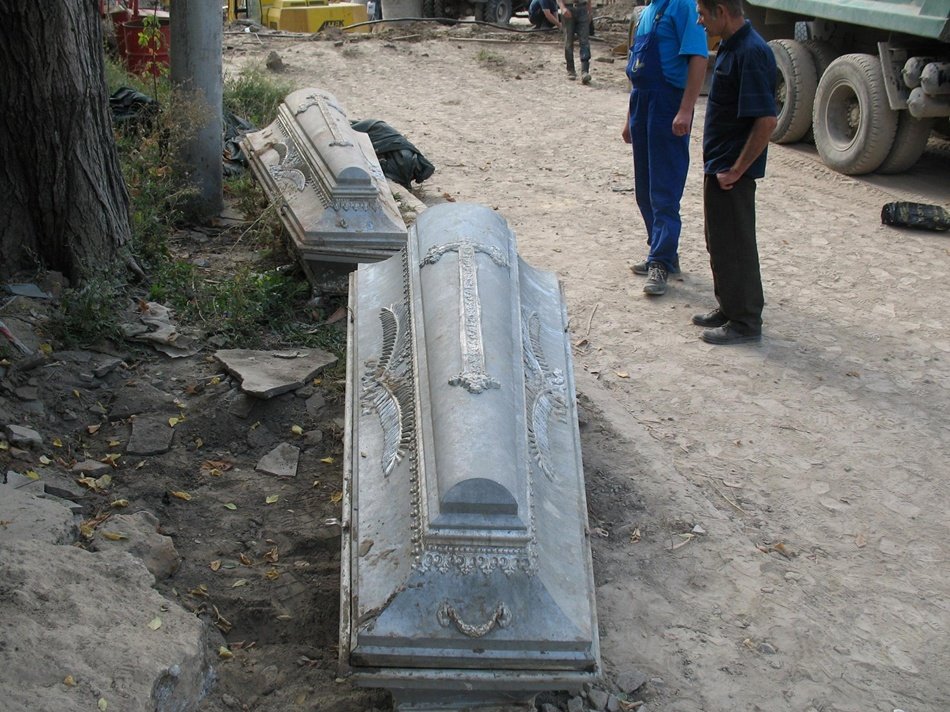 Когда-то там было кладбище Когда-то там было кладбище