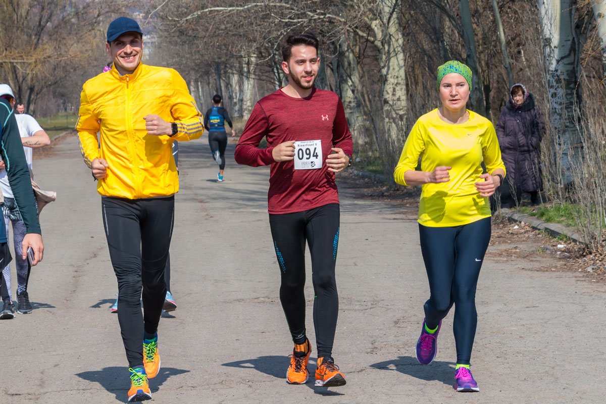 В этот раз участники марафона бежали от бульвара Славы до Центрального моста В этот раз участники марафона бежали от бульвара Славы до Центрального моста