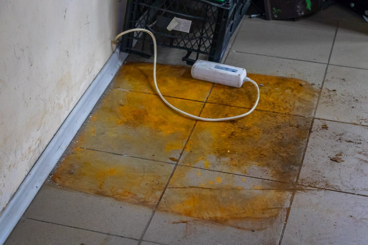 Ничего не держало его в магазине