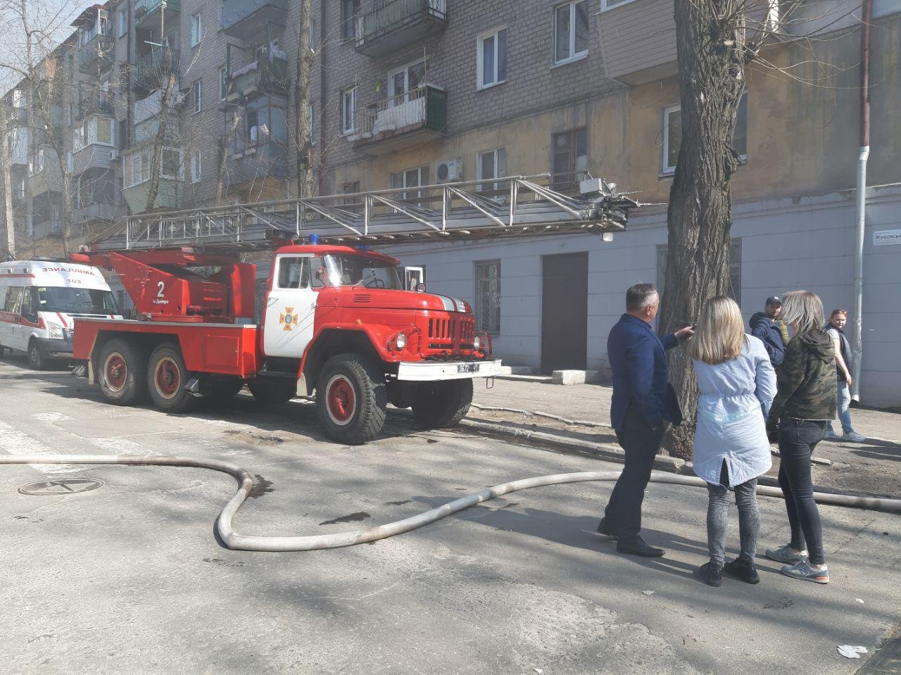 Работают спасатели Работают спасатели