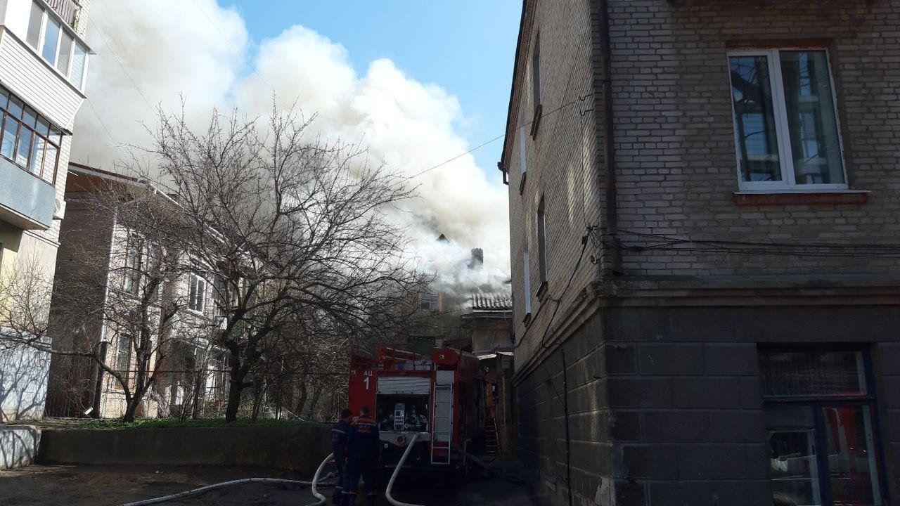 Дым тянет на жилые дома Дым тянет на жилые дома