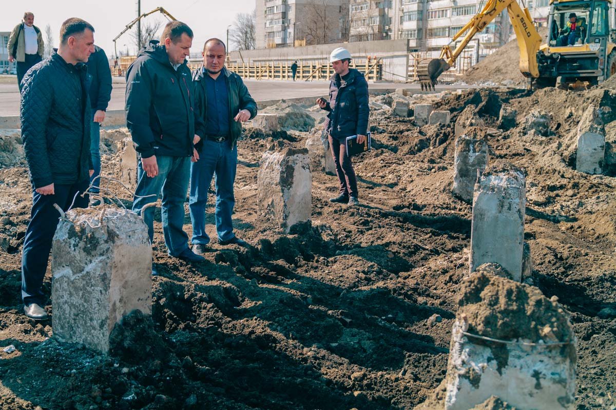 Сейчас проходит строительство V.I.P-сектора Сейчас проходит строительство V.I.P-сектора