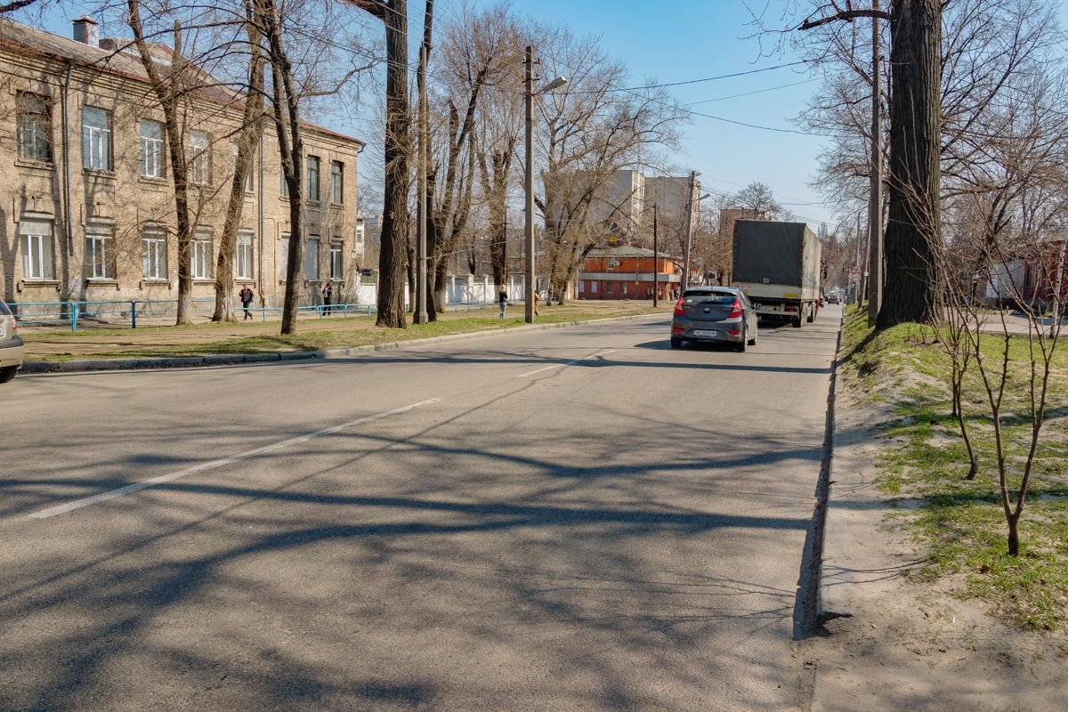 Современные мотивы в застройке улицы сформировались в конце XX века Современные мотивы в застройке улицы сформировались в конце XX века