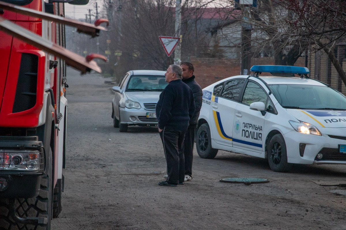 Что стало причиной возгорания будут выяснять сотрудники следственно-оперативной группы Что стало причиной возгорания будут выяснять сотрудники следственно-оперативной группы