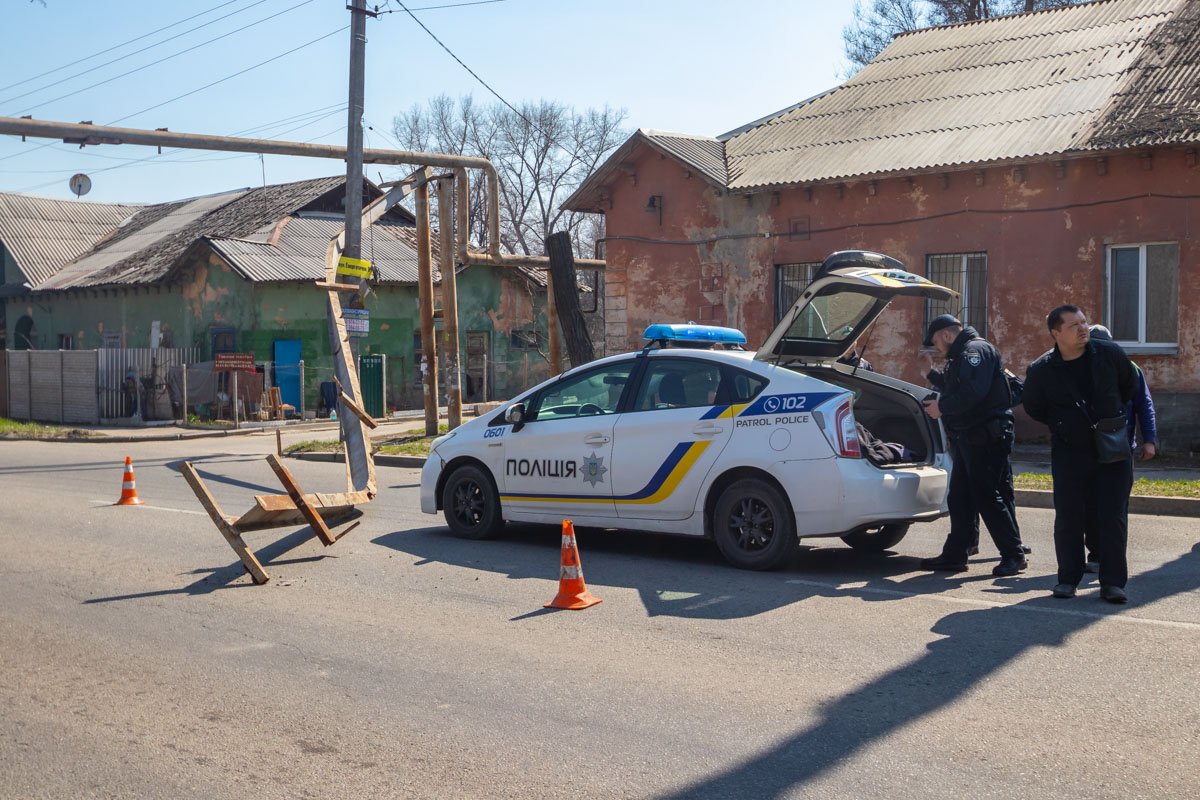 Будьте аккуратными и внимательными здесь, а по возможности — вовсе этот участок дороги объезжайте Будьте аккуратными и внимательными здесь, а по возможности — вовсе этот участок дороги объезжайте