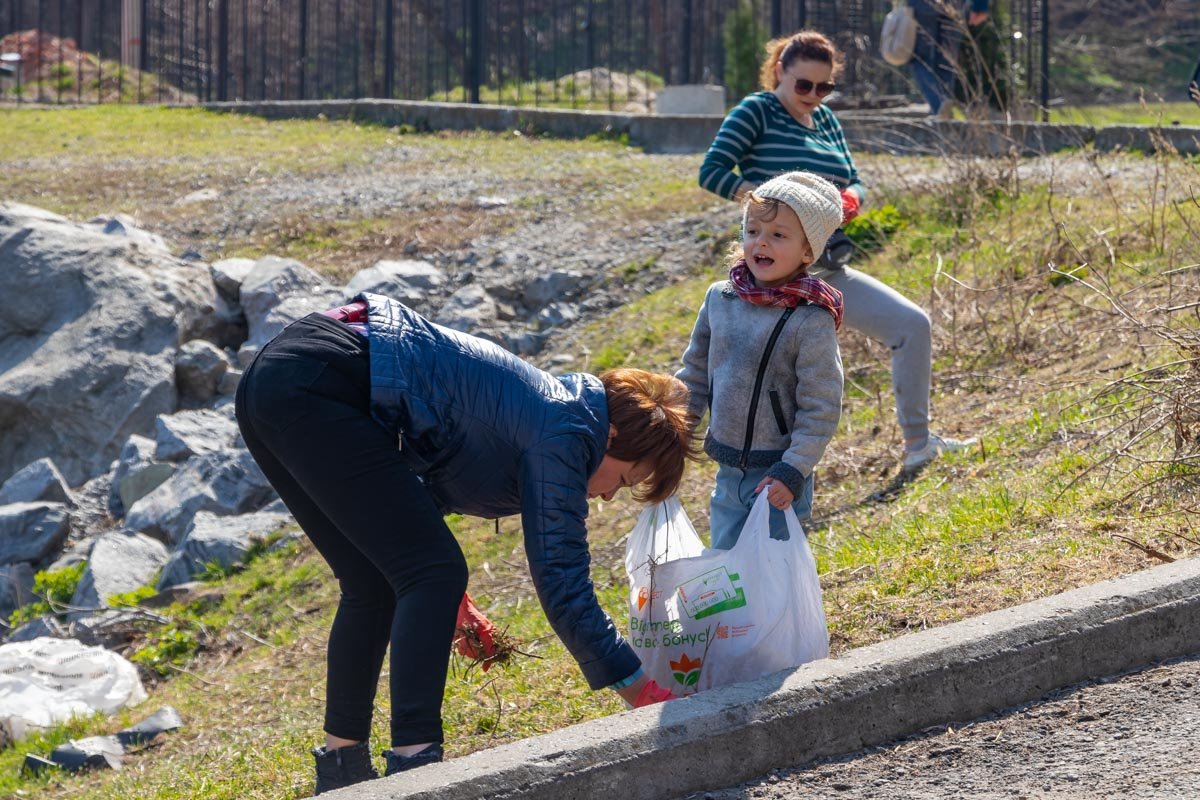 Дети не боятся грязи, в отличие от некоторых взрослых